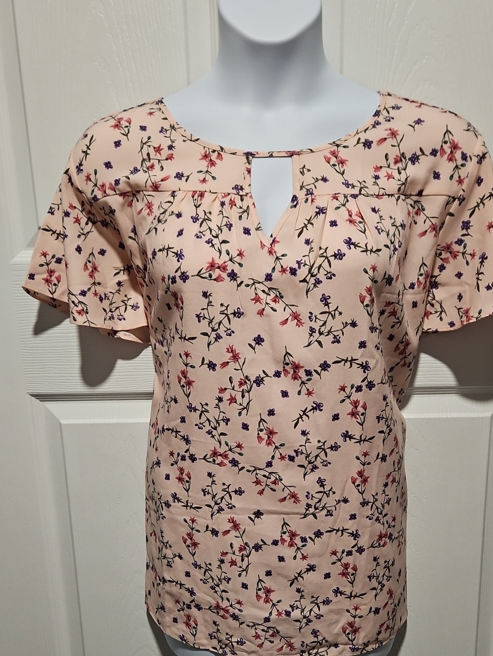 Agnes Orinda Soft Pink Floral Keyhole Flutter Sleeve Blouse